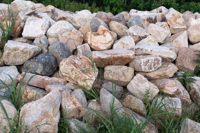 大きな石を石材業者に処分してもらう