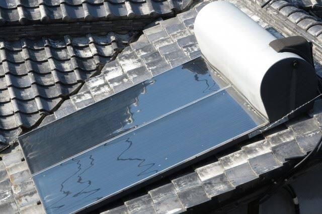 広島市佐伯区で処分したい太陽熱温水器（朝日ソーラー）